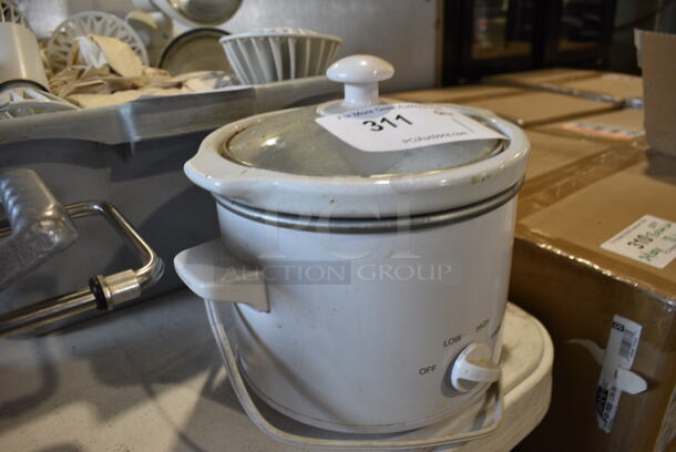 White Metal Countertop Slow Cooker w/ Glass Lid. 9x8x8 - Image 2 of 4