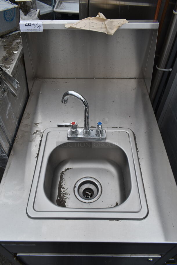 QualServ WMSC24MS Stainless Steel Commercial Single Bay Portable Sink w/ Faucet and Handles on Commercial Casters. 120 Volts, 1 Phase. - Image 3 of 9