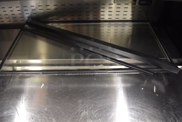 Turbo Air TOM-W-60SB Commercial Stainless Steel Open Air Merchandiser Cooler With Curved Front Glass. 120V, 1 Phase. Tested and Powers On But Does Not Get Cold - Image 7 of 8