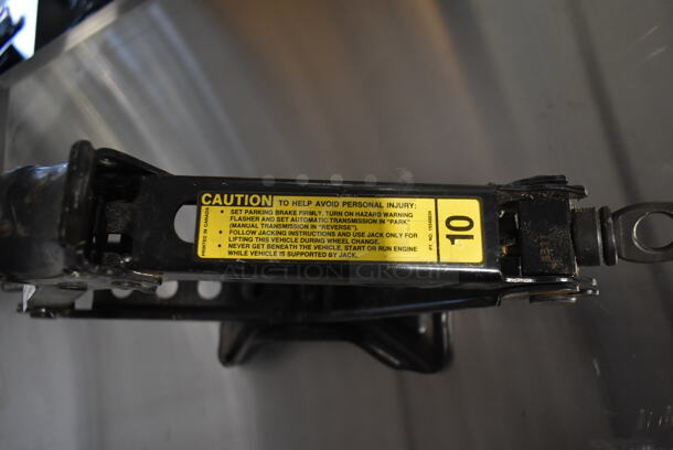 Metal Car Jack. - Image 4 of 4