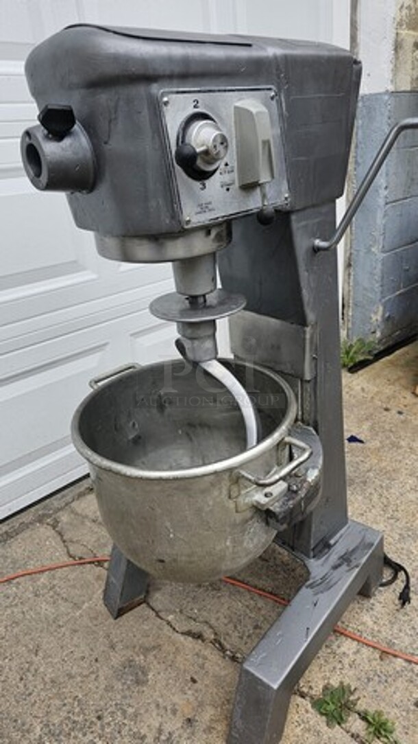 HOBART D-300 115V 30Qt Commercial Mixer - Image 1 of 5