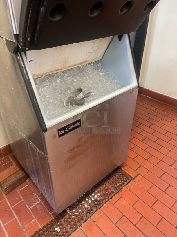 Working! Hoshizaki KML-351-MAH 400 Lb per Day Commercial Ice Machine Maker With Ice Bin 115 Volt NSF Tested and Working! - Image 6 of 10