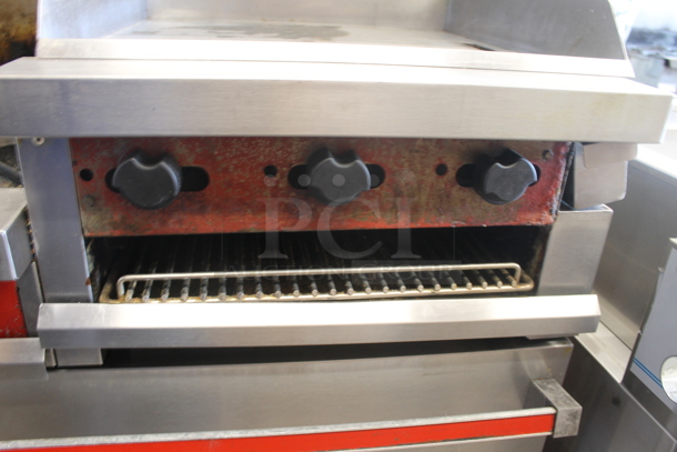 Vulcan 260L Natural Gas 6 Burner Range and 24" Griddle Combo w/ 2 Ovens, Gas Hose and Salamander Shelf - Image 5 of 12