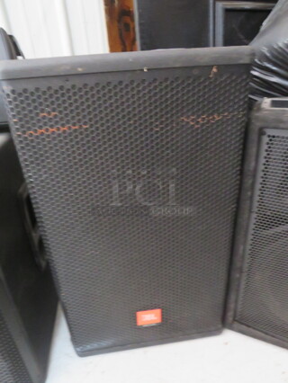 One JBL MRX500 Speaker.