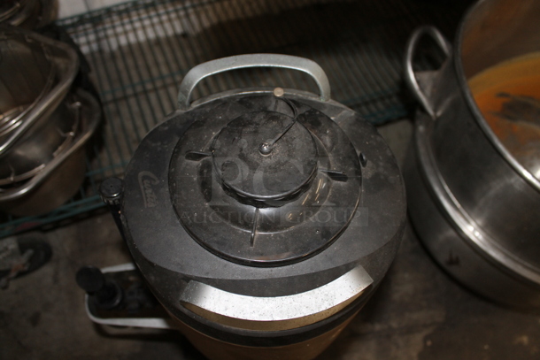 ALL ONE MONEY! Lot of Curtis TXSG1501S600 Metal Beverage Holder Dispenser and 4 Metal Brew Baskets. - Image 6 of 9