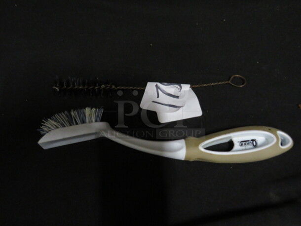 Assorted Brush. 2XBID - Image 1 of 1