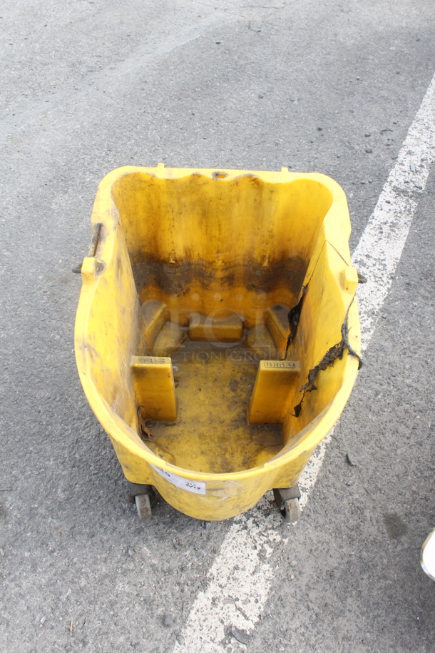 Rubbermaid Mop Bucket - Image 1 of 5