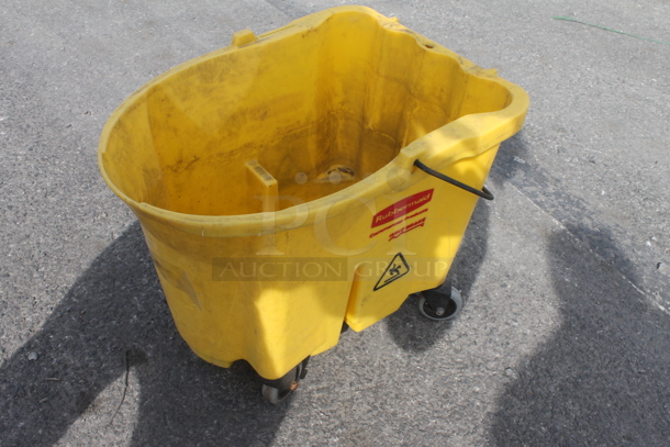 Rubbermaid Mop Bucket - Image 3 of 5