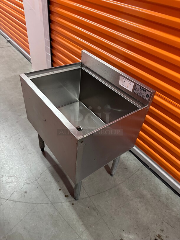 Clean! Krowne Metal 18-24 Ice Bin - Stainless Steel, 24 inch W, 18-1/2 inch D, 80 lb. Ice Capacity, Includes 7 Circuit Cold Plate - Image 1 of 8
