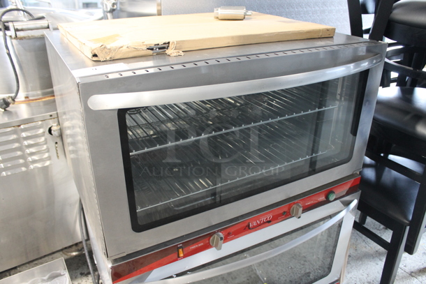 BRAND NEW SCRATCH AND DENT! Avantco 177CO46M Stainless Steel Commercial Countertop Full Size Convection Oven w/ View Through Door, Metal Oven Racks, Thermostatic Controls and Steam Injection. 4.4 cu ft. 208/240 Volts, 1 Phase. - Image 1 of 6