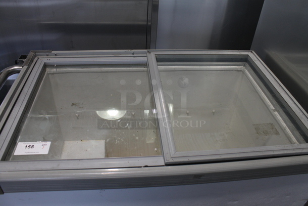 Metal Commercial Mobile Ice Cream Chest Freezer Merchandiser on Casters. Tested and Powers On But Does Not Get Cold - Image 2 of 6