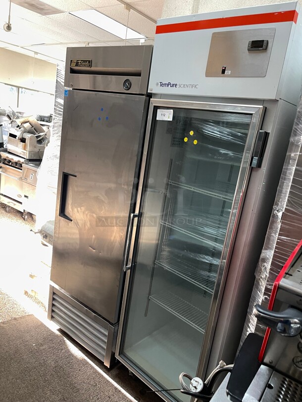 Working! Howard-McCray GR22 26 inch White Commercial Glass Door Refrigerated Merchandiser NSF 115 Volt Tested and Working! - Image 2 of 6