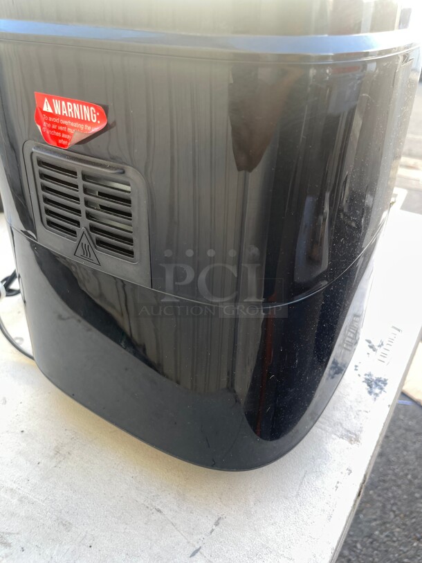 Barely Used! Chefman Rapid-Air Stainless Steel Air Fryer, 4.6-Quart NSF 115 Volt Tested and Working! - Image 4 of 5
