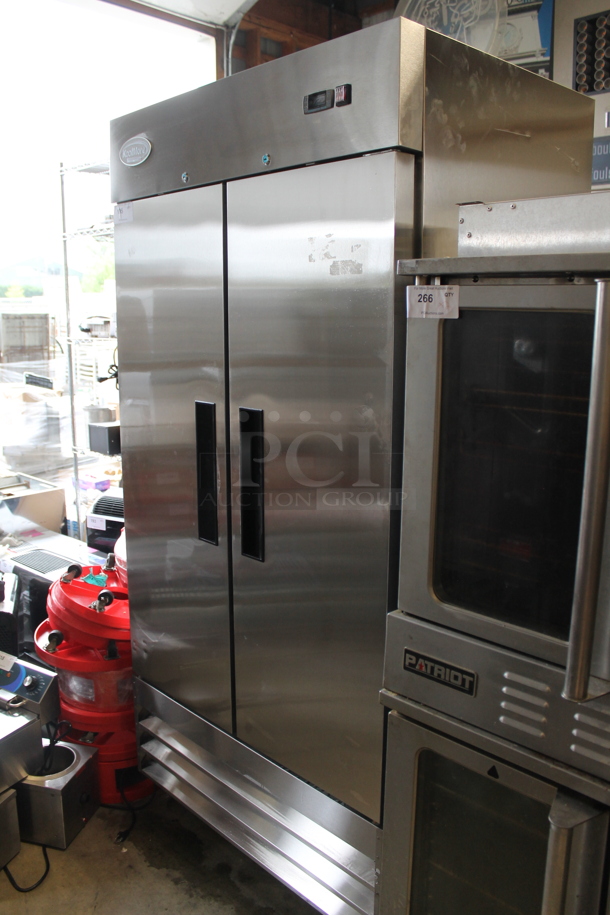 BRAND NEW SCRATCH AND DENT! 2022 KoolMore RIR-2D-SS35C Stainless Steel Commercial 2 Door Reach In Cooler w/ Poly Coated Racks on Commercial Casters. 115 Volts, 1 Phase. Tested and Working! - Image 3 of 9