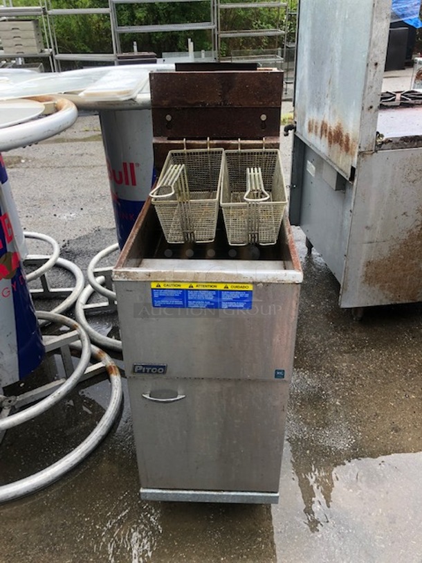 One Stainless Steel Pitco 35lb Natural Gas Deep Fryer With 2 Baskets. #35C+.