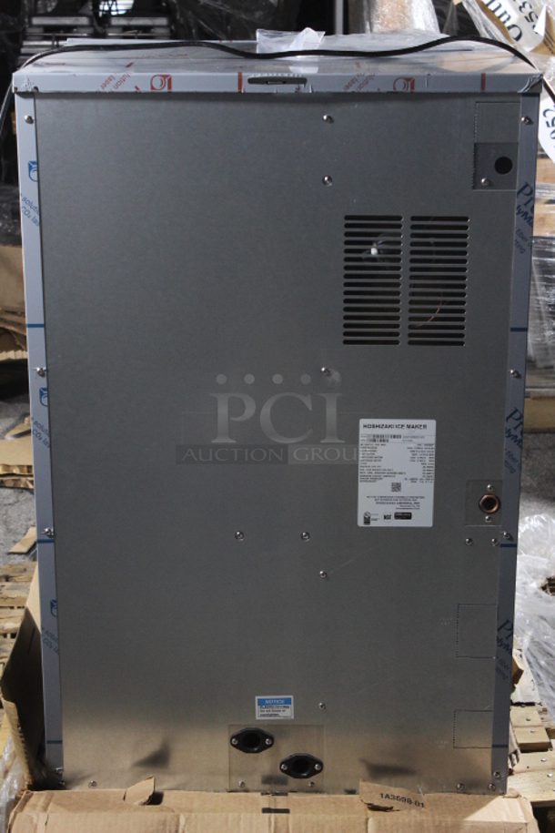 BRAND NEW SCRATCH & DENT! Hoshizaki DCM-500BAH-OS Opti-Serve Countertop Ice Maker and Water Dispenser - 40 lb. Storage Air Cooled. 115V 12.9 Amps 1Ph	60Hz. S/N: N17539L. Dent in upper right corner. See photos. 26 x 22 1/2 x 40     - Image 4 of 11