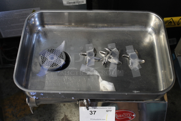 BRAND NEW SCRATCH AND DENT! Avantco MG12 Stainless Steel Commercial Countertop Meat Grinder. 110 Volts, 1 Phase. Tested and Working! - Image 2 of 5
