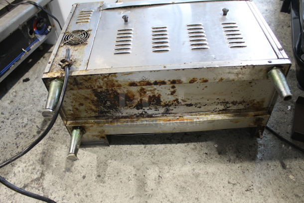 APW Wyott Stainless Steel Commercial Countertop Vertical Bun Grill Toaster. 115 Volts, 1 Phase. - Image 11 of 11