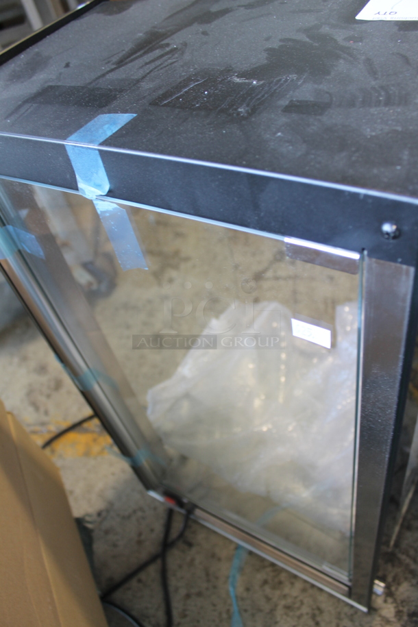 BRAND NEW SCRATCH AND DENT! KoolMore DC-3CB Metal Commercial Countertop Dry Display Case Merchandiser. 110-120 Volts, 1 Phase. - Image 4 of 7