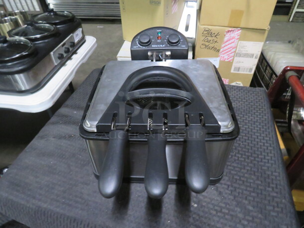 One Secura Deep Fryer With 2 Small And 1 Large Basket. Model# L-DF401B-T. 120 Volt. 1700 Watt. - Image 4 of 4