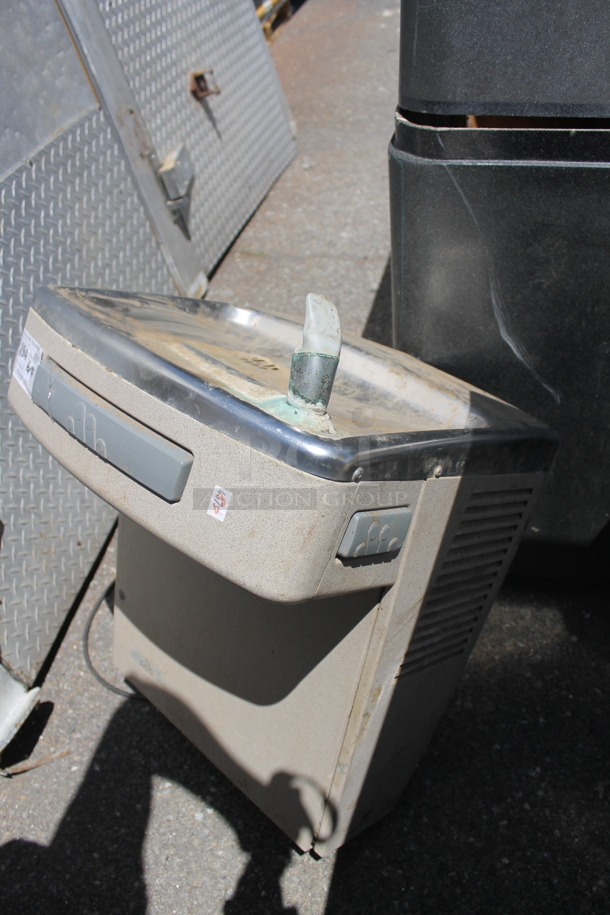 Metal Wall Mount Water Fountain. - Image 4 of 9