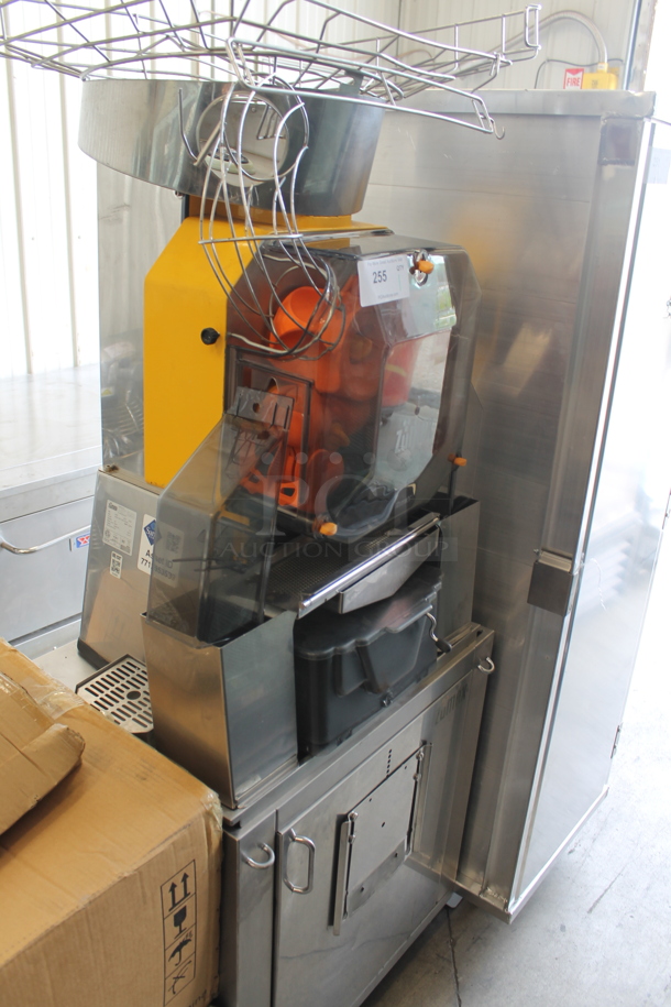 2017 Zumex Speed Pro Tank Podium Stainless Steel Commercial Floor Style Citrus Juicer on Commercial Casters. 115 Volts, 1 Phase. Tested and Working! - Image 2 of 8