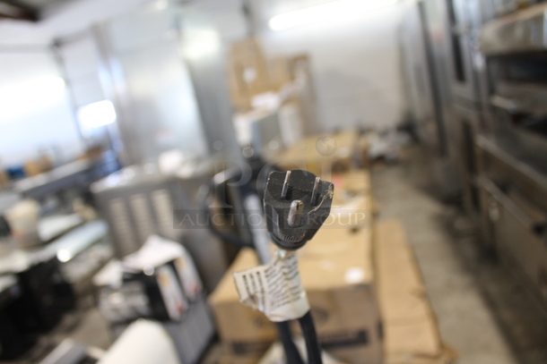 Metal Commercial Countertop Heated Display Case Merchandiser. 115 Volts, 1 Phase. Tested and Working! - Image 6 of 6
