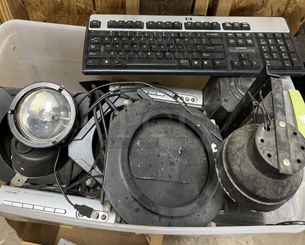 Elation Stage Setter w/Speakers, Keyboard, Lights and Samsung Audio/Video Selector - Image 3 of 3