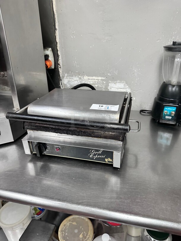 Working! Star GX14IG 15 inch Single Commercial Panini Press w/ Cast Iron Grooved Plates, 120v NSF Tested and Working! - Image 1 of 8