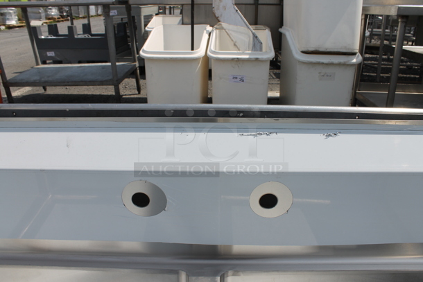 BRAND NEW SCRATCH AND DENT! Regency 600S32424224 124" 16-Gauge Stainless Steel Three Compartment Commercial Sink with 2 Drainboards. Bays 24x24x12. Drain Boards 22x26x1 - Image 7 of 11