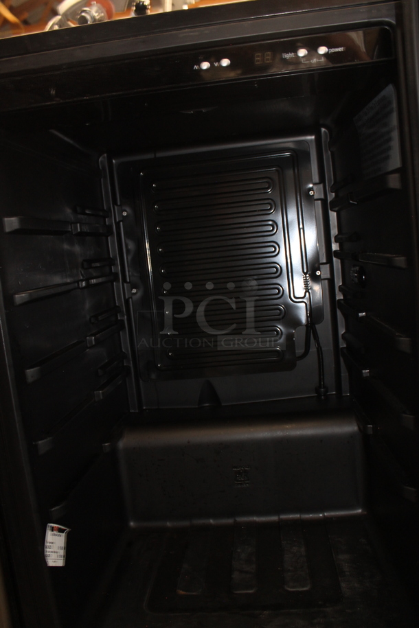 Electrolux FFBC4622QS-1 Stainless Steel Cooler Merchandiser. 115 Volts, 1 Phase. Tested and Working! - Image 5 of 8