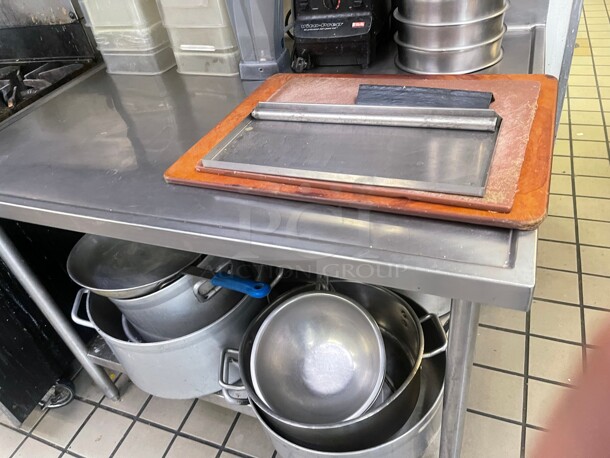 Clean! Commercial Stainless Steel Table With Stainless Shelf NSF 48x36x36 - Image 4 of 7