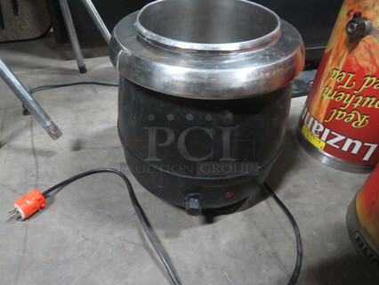 One Winco Soup Kettle. Model# RDS100. 120 Volt.