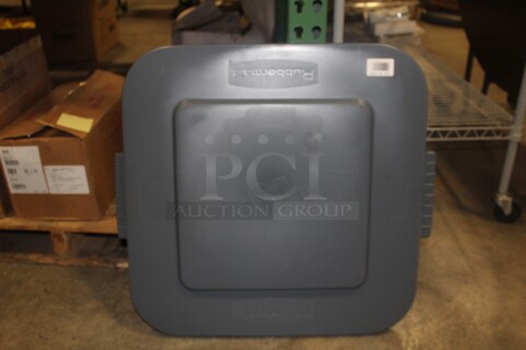 NEW! 8 26x24" Rubbermaid 3539 Trash Can Lids. 8X Your Bid! 