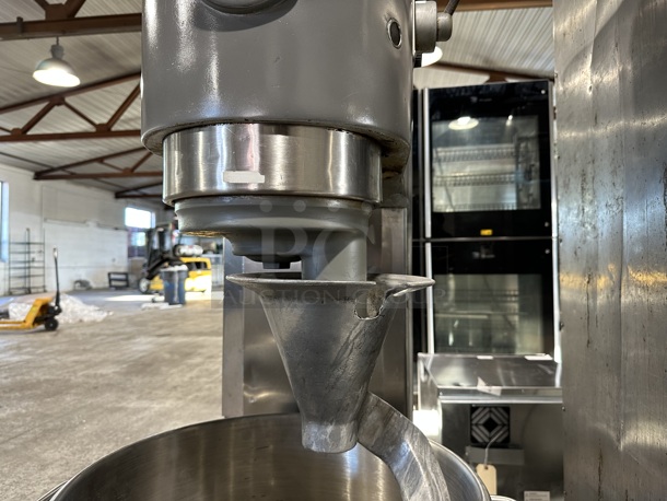 Hobart M 802 Metal Commercial Floor Style 80 Quart Planetary Dough Mixer w. Stainless Steel Mixing Bowl, Dough Hook, Paddle and Whisk Attachment. 200 Volts, 3 Phase.  - Image 7 of 9