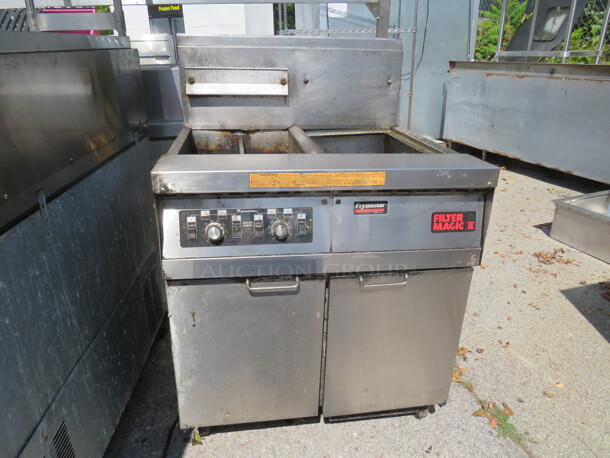 One Frymaster Filter Magic II Double Fryer On Casters. 31.5X32X47.  - Image 1 of 4