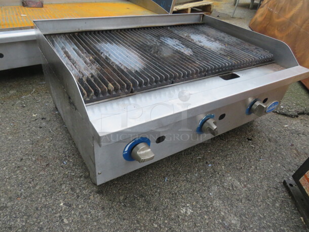One Globe Natural Gas Charbroiler.  36X26.5X15 - Image 2 of 2