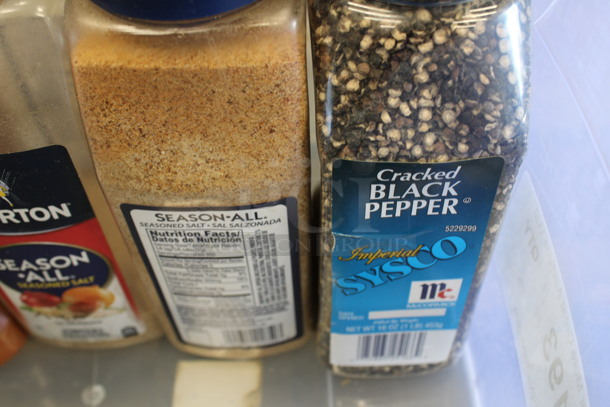 ALL ONE MONEY! Lot of 7 Containers of Various Spices; Cinnamon, Cayenne Pepper, 3 Season All and 2 Pepper. - Image 3 of 4