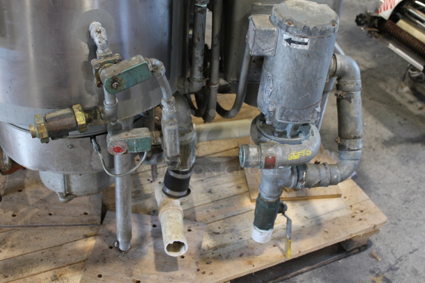 Hobart EL5-1224 Commercial Waste Processing Self Contained Food Scraps Grinding System Garbage Disposal.
200 Volts, 3 Phase.  - Image 5 of 11