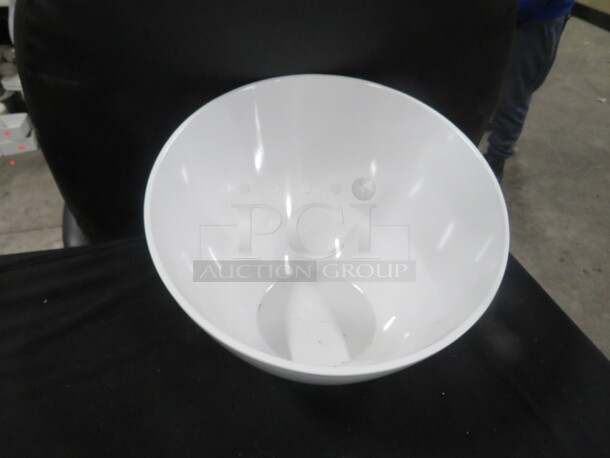 One NEW American Metalcraft 112oz Slanted Round Melamine Bowl.  #MELSL112. - Image 2 of 2