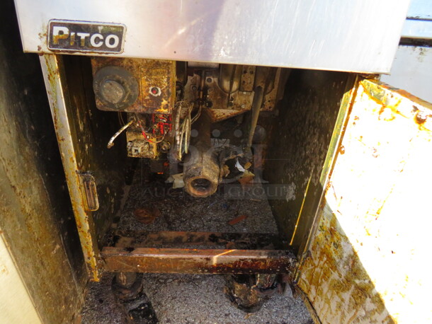 One Pitco Natural Gas Deep fryer. 16X36X46.5 - Image 2 of 2