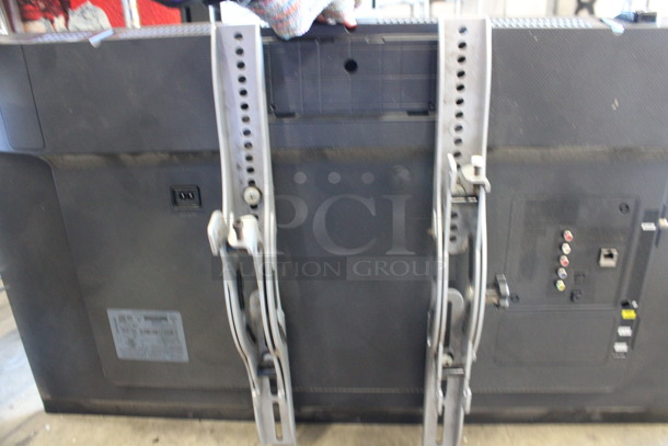 Samsung Model UN40J820DAF 40" Television. 100-240 Volts, 1 Phase. Buyer Must Pick Up - We Will Not Ship This Item.  - Image 3 of 4