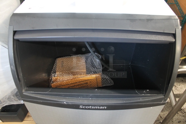 BRAND NEW SCRATCH AND DENT! 2023 Scotsman UN324W-1A Stainless Steel Commercial Self Contained Undercounter Ice Machine. 115 Volts, 1 Phase. - Image 3 of 4