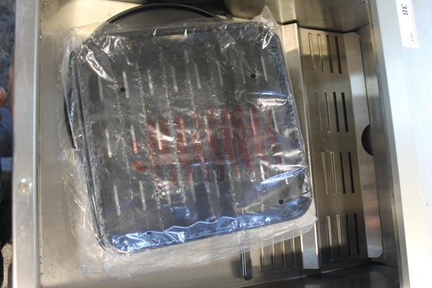 Viking Commercial Stainless Steel Warming Drawer With Pan. 1 Phase. Cannot Test - Unit Was Previously Hardwired - Image 5 of 9