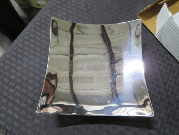 One NEW Vollrath 7.5X7 Double Wall Stainless Steel Curved Platter. #46221 - Image 1 of 1