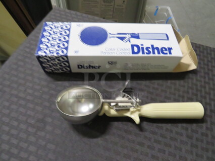 One NEW Sysco Disher. #4338786