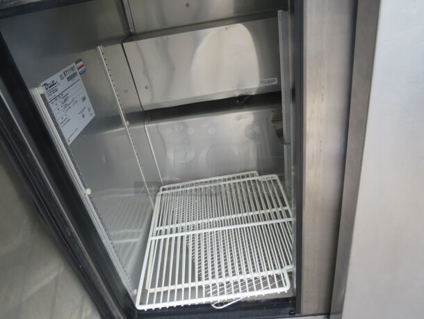 One WORKING True 2 Door Work Top Refrigerator With 2 Racks On Casters. 115 Volt. Model# TUC-36-34. 36X34X34 - Image 3 of 3