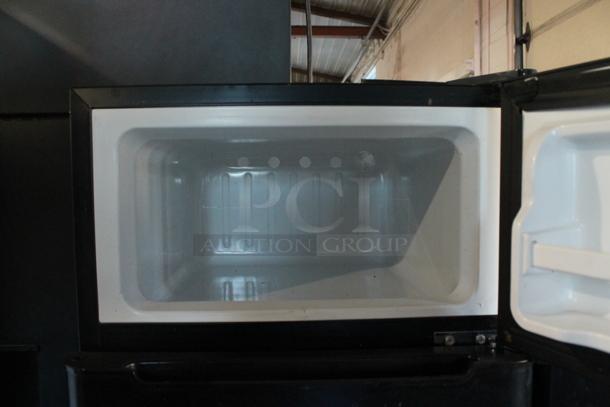 Haier HC32TW10SB Mini Cooler and Freezer Combo. 115 Volts, 1 Phase. Tested and Working! - Image 4 of 6