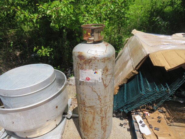 One Petroleum Tank. #UN7075. NO SHIPPING! - Image 1 of 1