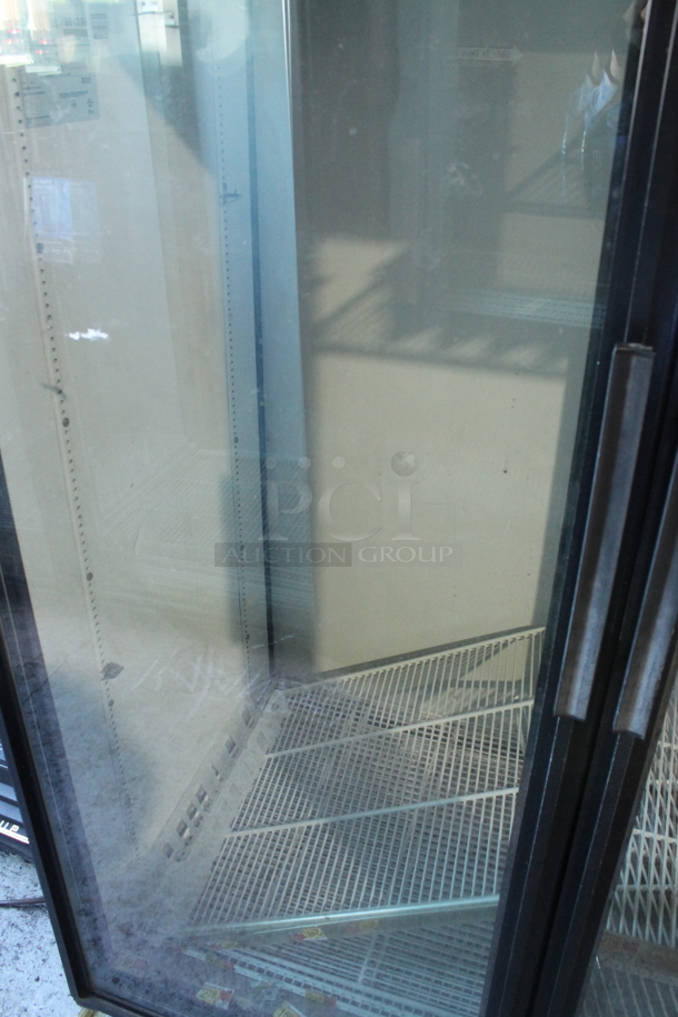 2015 True GDM-52TM-RL-LD Metal Commercial 2 Door Reach In Cooler Merchandiser w/ Poly Coated Racks. Tested and Working! - Image 3 of 5